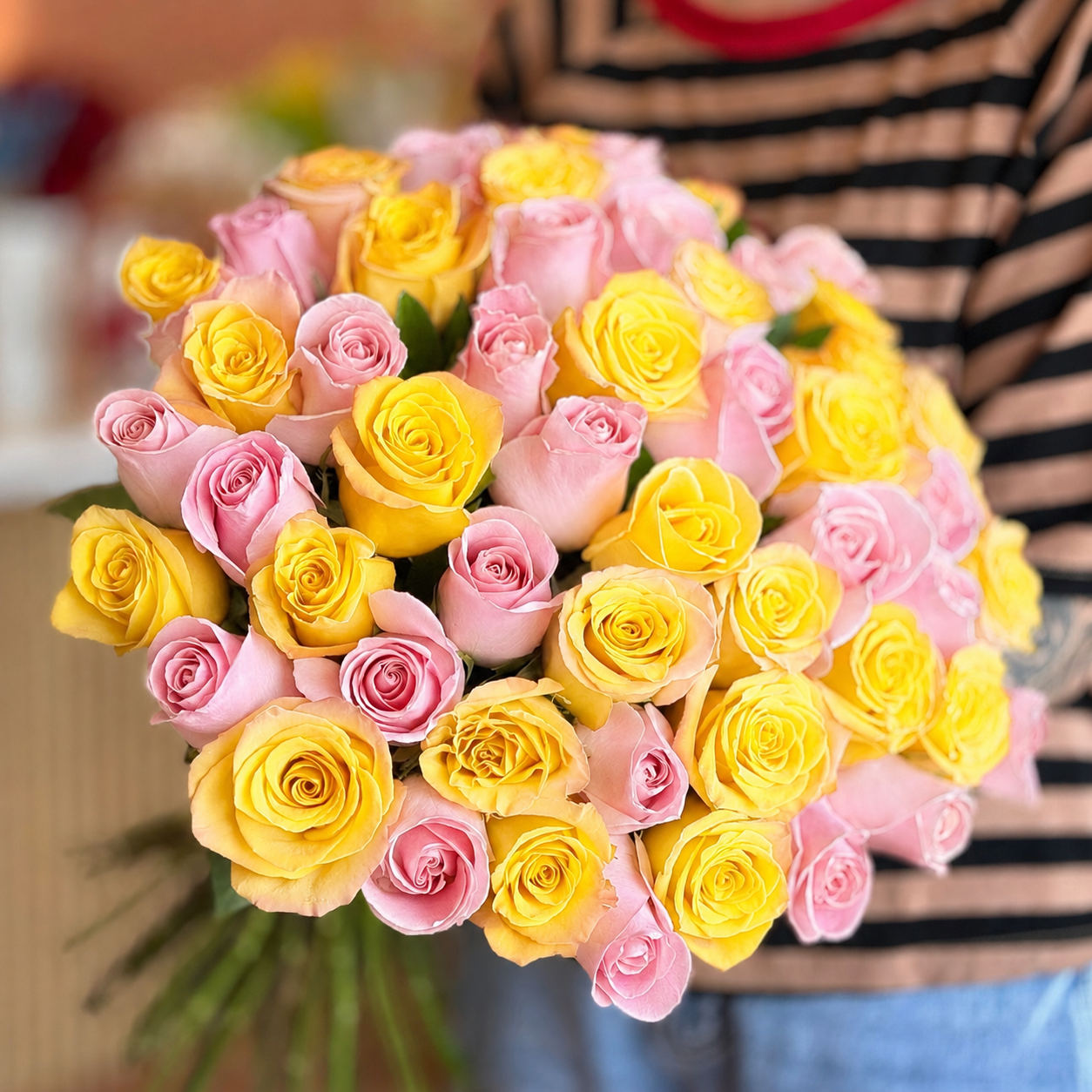 Yellow & Pink Long-Stem Roses bouquet
