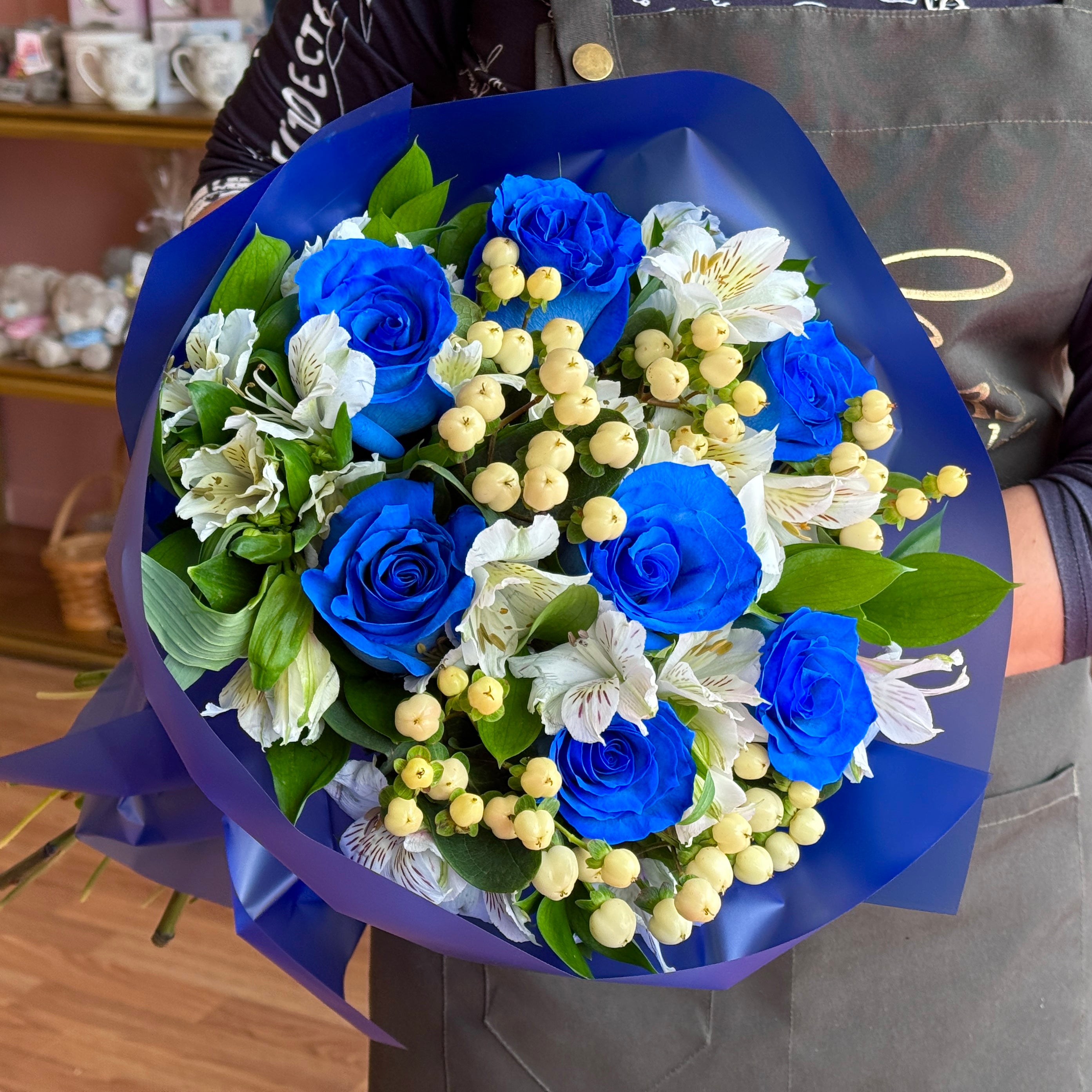 LUNA Blue Roses & White Alstroemeria Signature bouquet