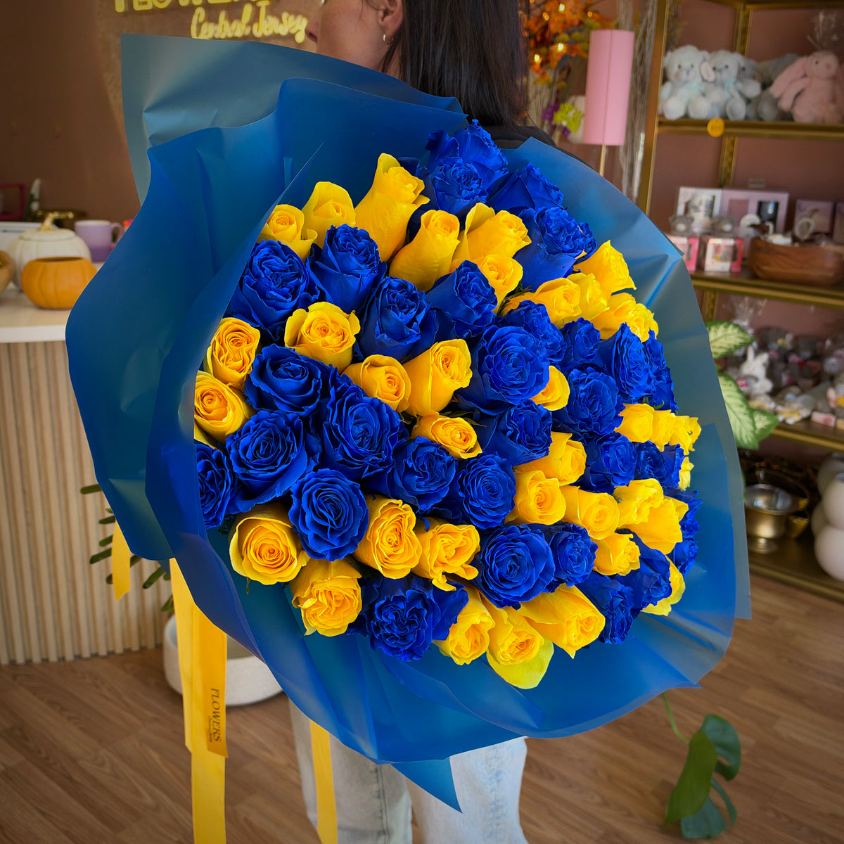 Blue & Yellow Long-Stem Roses bouquet