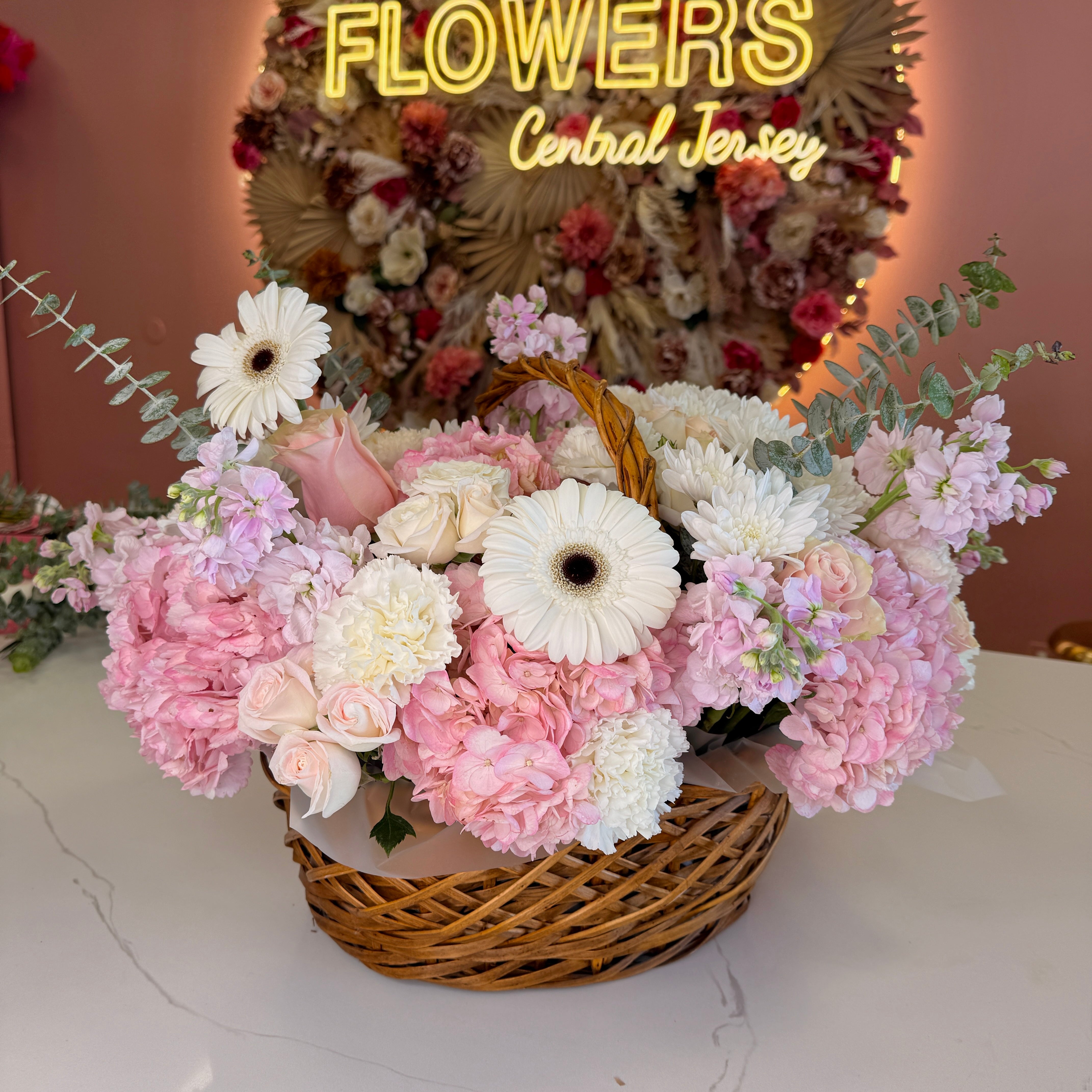 NARDINE Pink Hydrangea & White Flower Basket