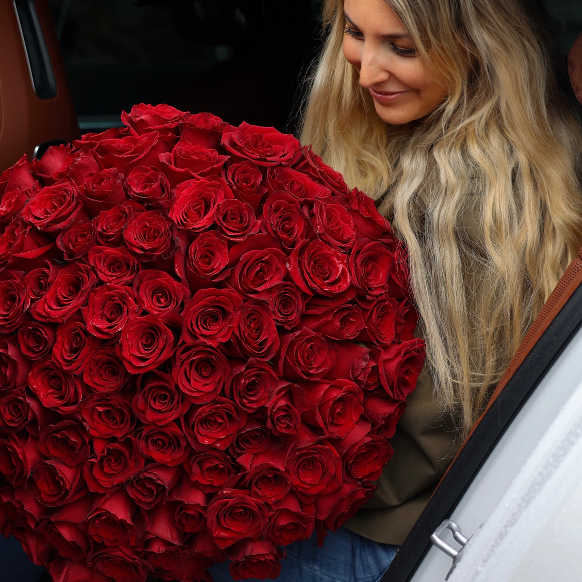 Red Long-Stem Roses Bouquet