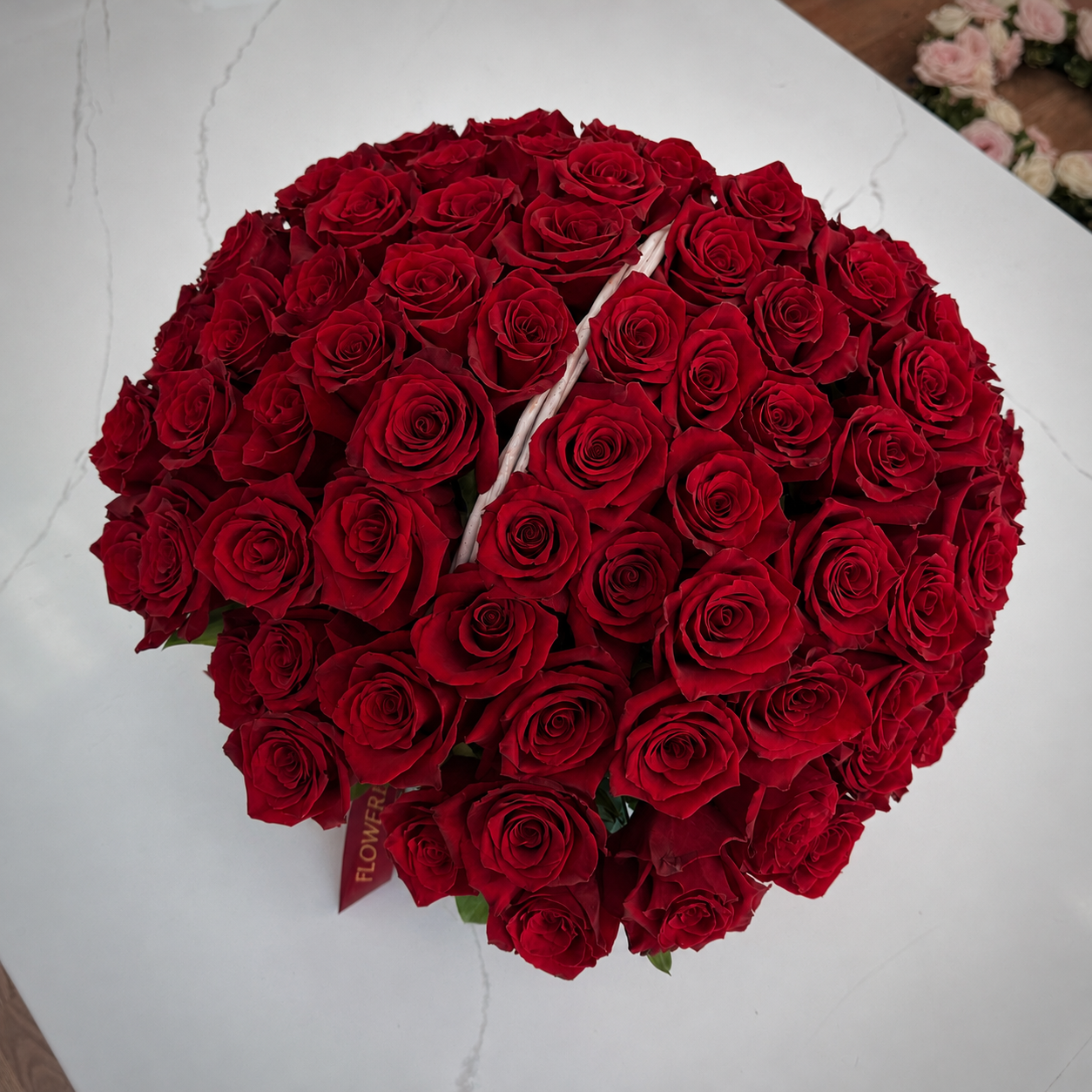 Red Roses Signature Basket 100 st.