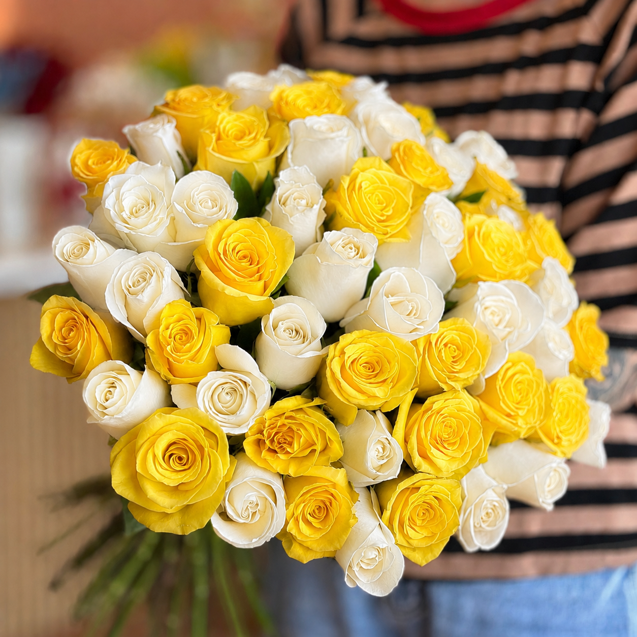 White & Yellow Long-Stem Roses bouquet