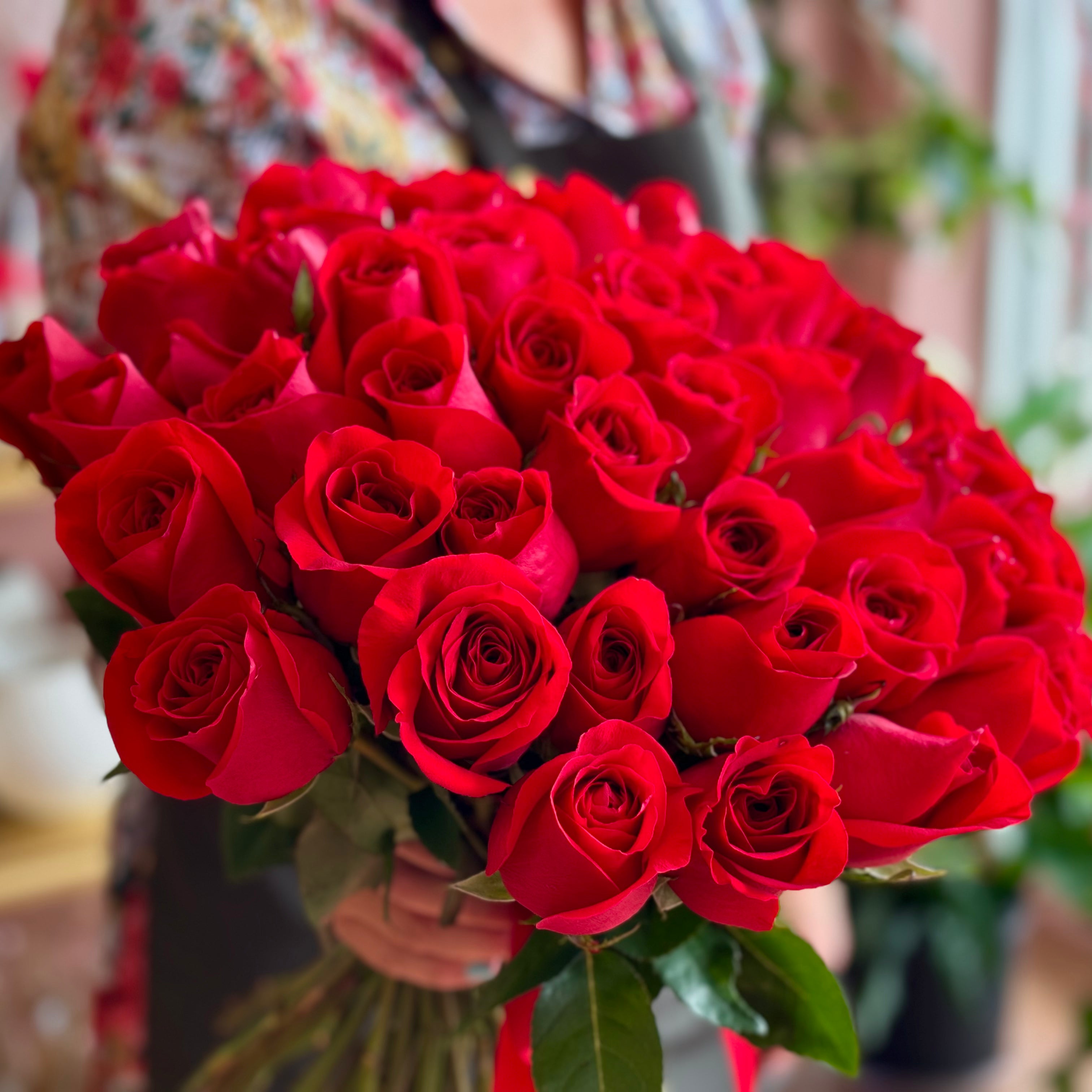 Red Long-Stem Roses Bouquet