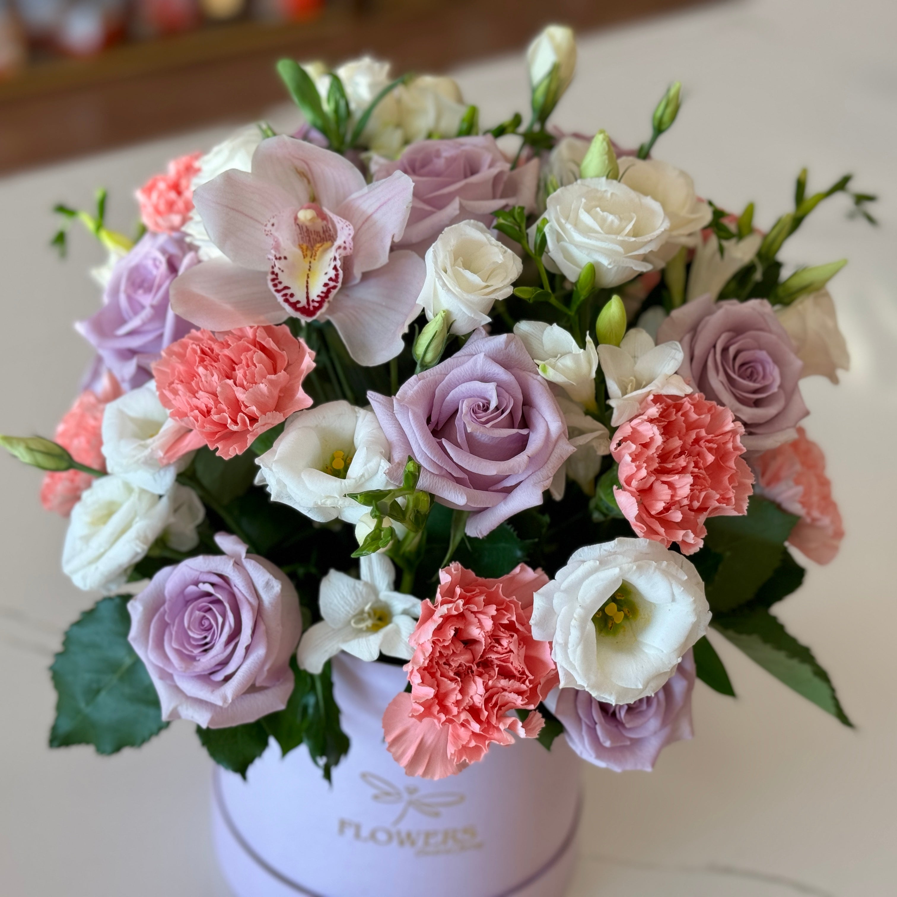 SELESTIA Lavender Roses, Carnations & Lisianthus Flower Box