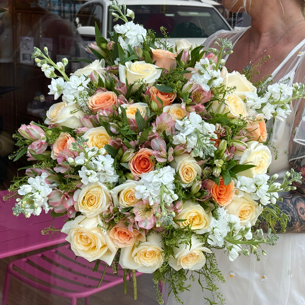 CHRIS Cream & Peach Signature Bouquet